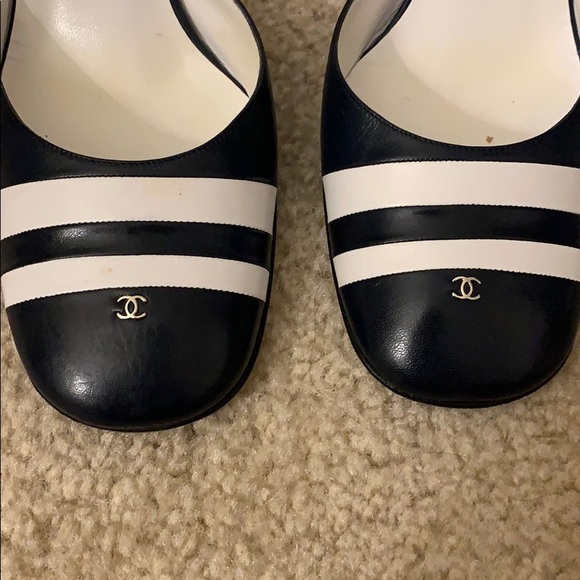 Vintage CHANEL heels. Excellent condition - Picture 2 of 5